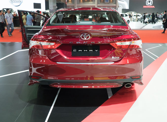 Ảnh thực tế Toyota Camry 2019 thế hệ mới sắp được bán tại Việt Nam