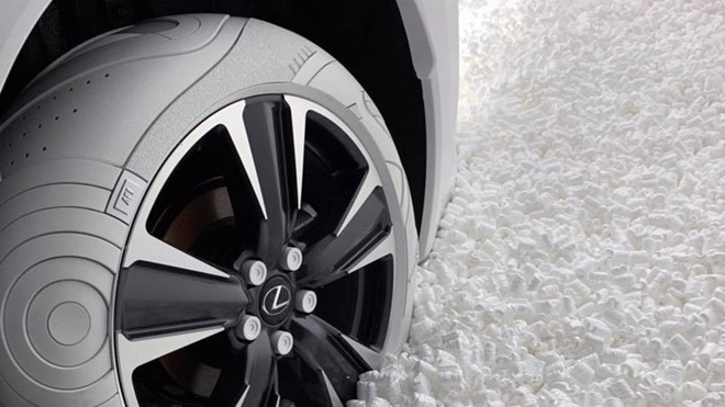 Bộ lốp trắng tinh của Lexus UX 2019